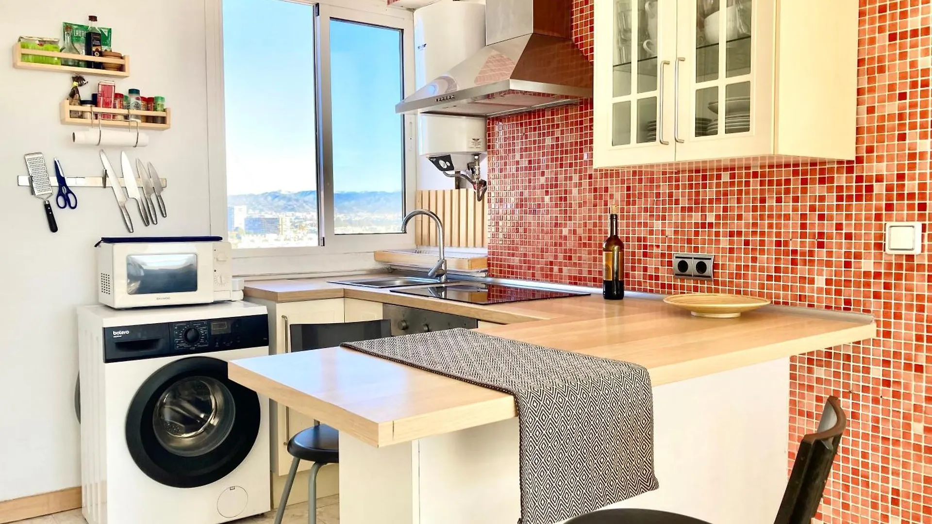 Beautiful Mediterranean Views In Central Torremolinos Apartamento